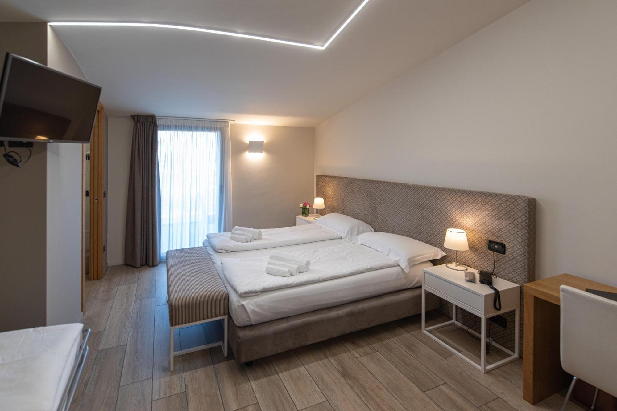 Ile Hotel Peschiera del Garda Eksteriør bilde
